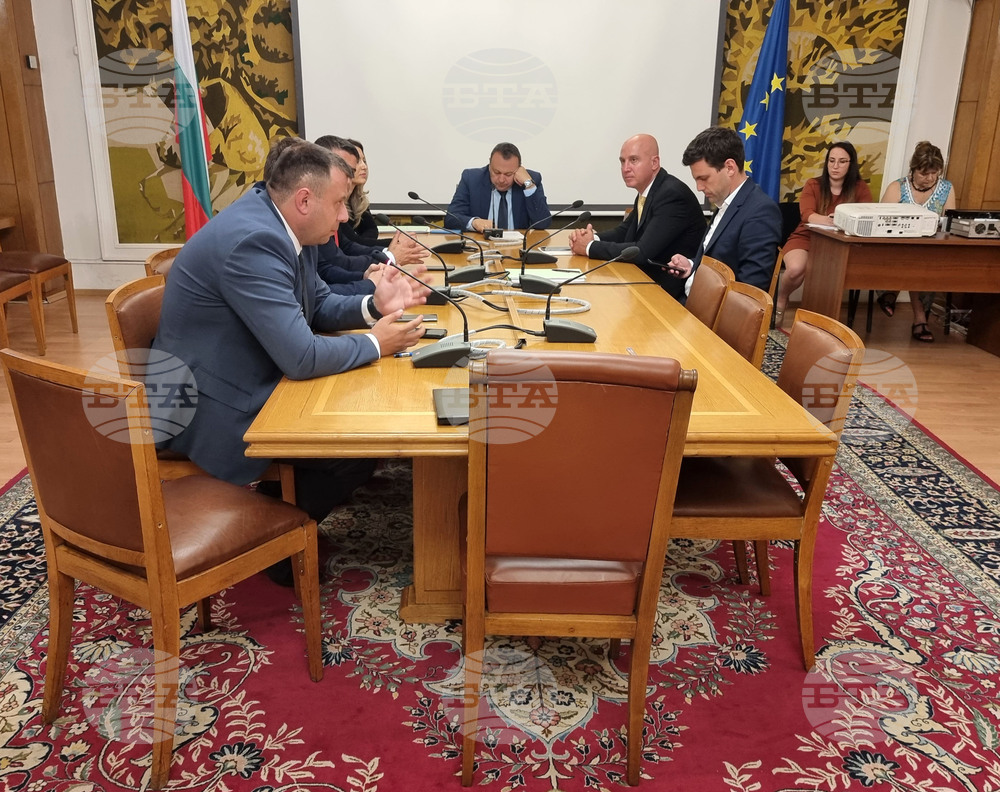 Парламент - Заседание на комисията за имунитет на депутати