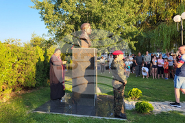 Костенец - паметник - честване