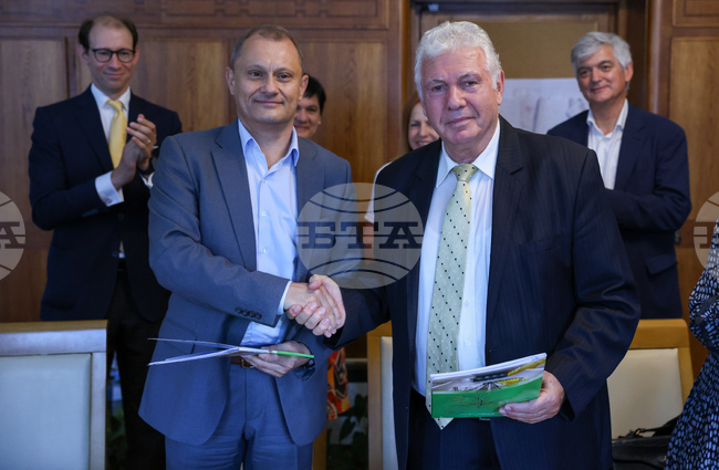 Столична община - договор - метровлакове