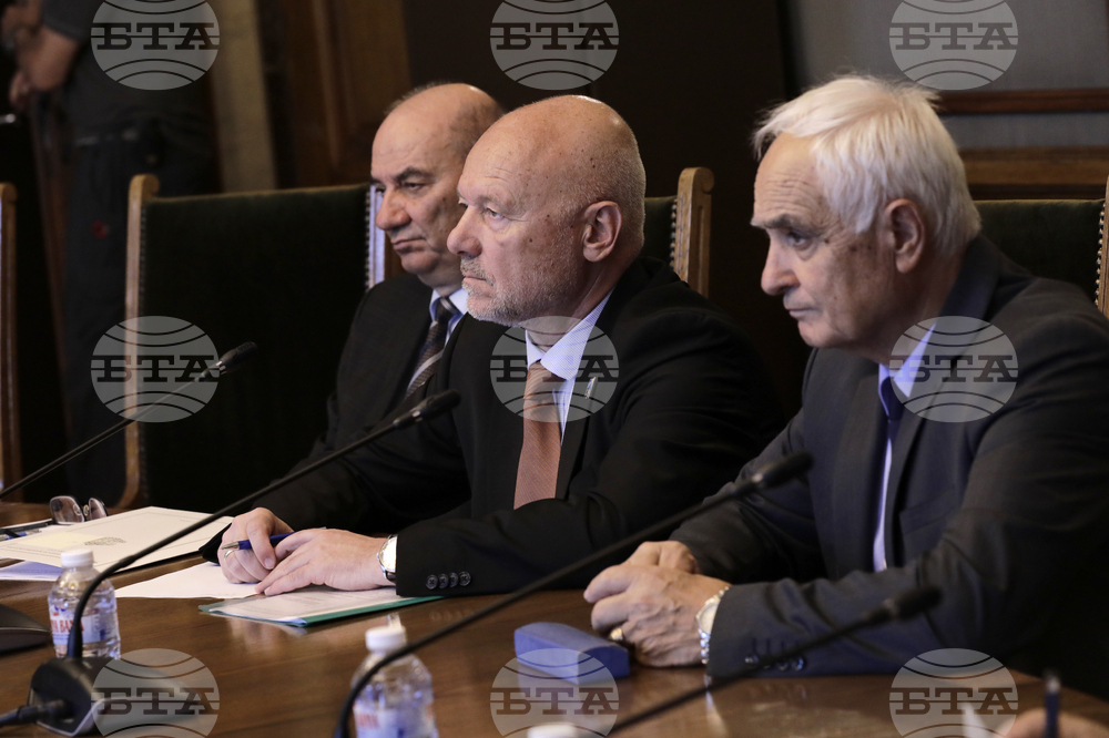 Парламент - Комисия по отбрана - Тодор Тагарев