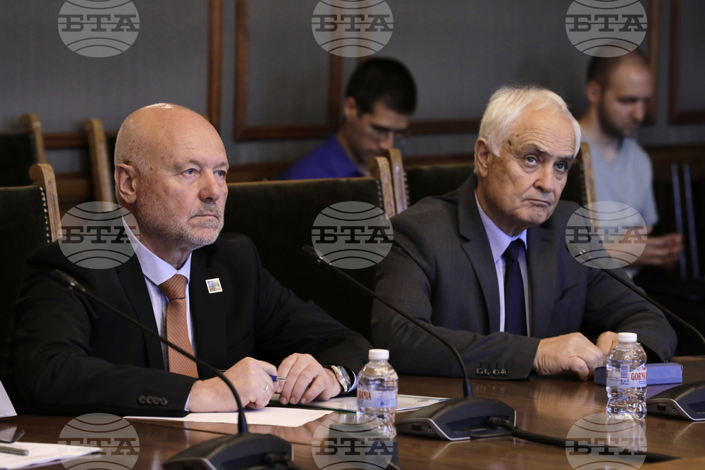 Парламент - Комисия по отбрана - Тодор Тагарев