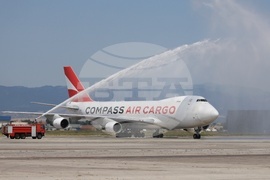 Летище София - товарен самолет Боинг 747 - посрещане