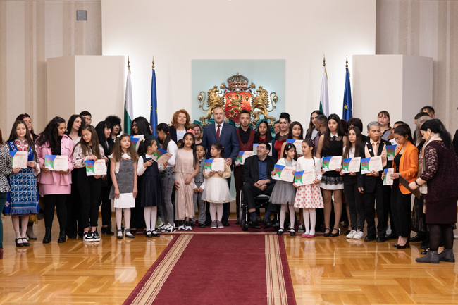 Президентът: Интеграцията в обществото изисква достъп до качествено образование