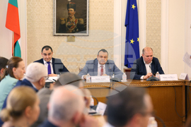 Парламент - Комисия по икономическа политика и иновации - заседание