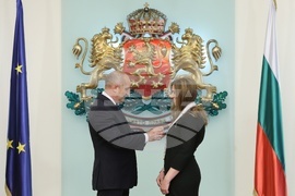 Румен Радев - орден „Мадарски конник“ - Текла Харангозо