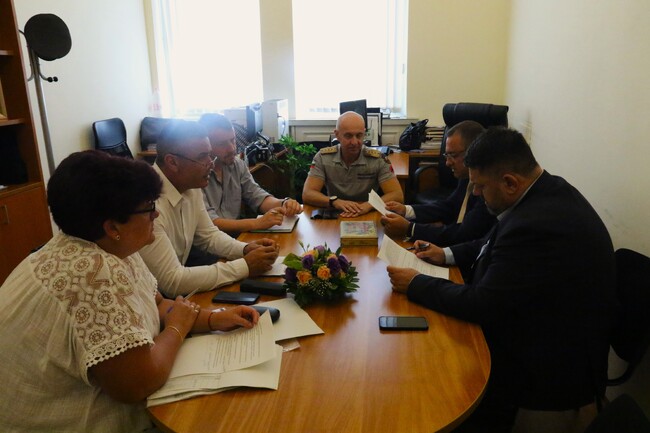 БСП се срещна със синдикатите на пожарникарите и работещите за спешен телефон 112