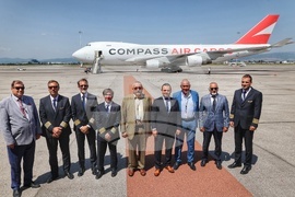 Летище София - товарен самолет Боинг 747 - посрещане