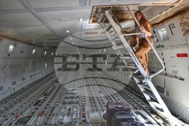 Летище София - товарен самолет Боинг 747 - посрещане