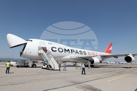 Летище София - товарен самолет Боинг 747 - посрещане