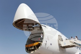 Летище София - товарен самолет Боинг 747 - посрещане