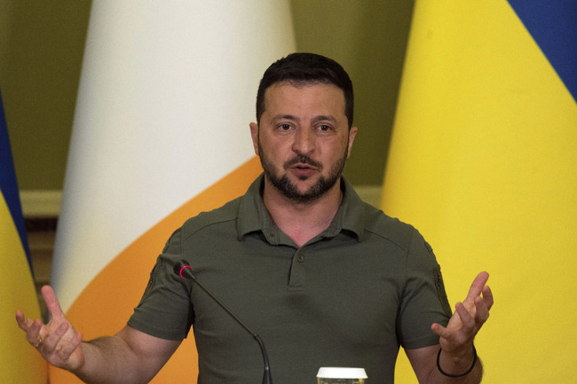 Зеленски отчете "значими резултати" от западните системи за ПВО и нарече атаката по център за кръвопреливане "военно престъпление"