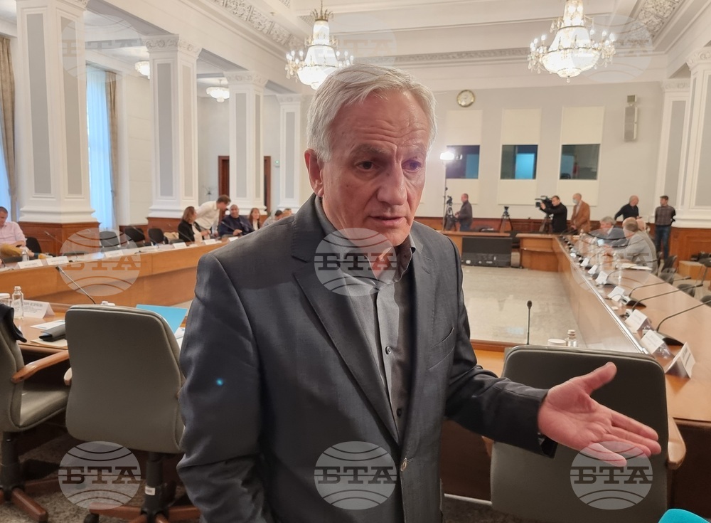 Валери Рачев се оттегля от Оперативната координационна група поради лични причини