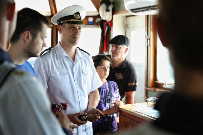 Bulgarian Naval Research Vessel RSV 421 Will Depart from Livingston Island on February 16 - Captain Muevski
