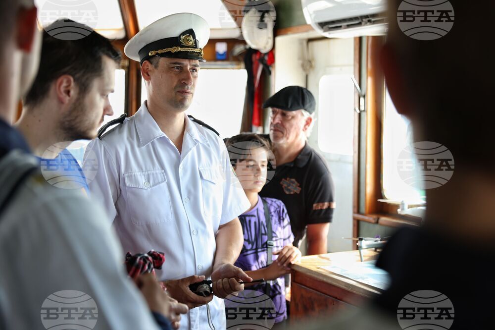 Бургас - кораб „Св. Св. Кирил и Методий“ - мониторинг на водите