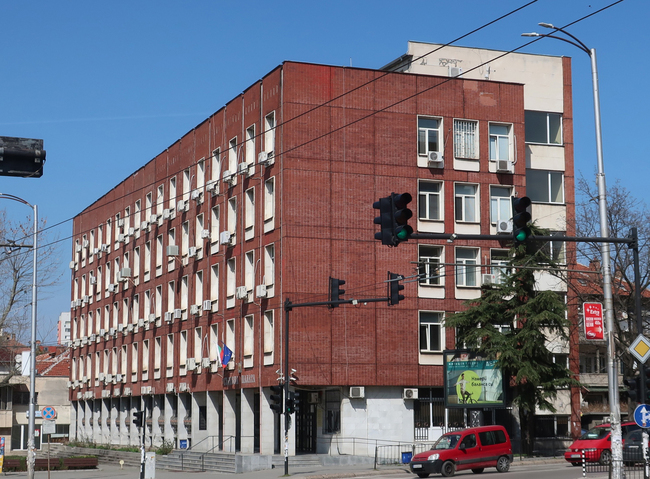 Съдът в Плевен остави за постоянно в ареста жената, шофирала пияна и блъснала патрулен автомобил