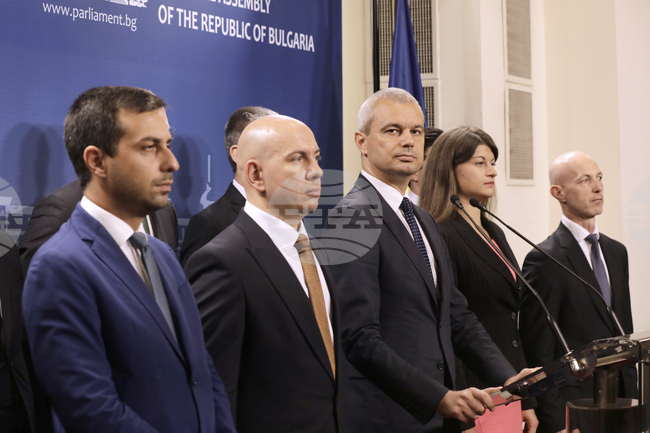 Парламент - Възраждане - брифинг