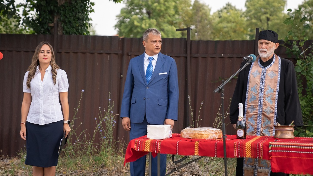 Община Благоевград: Навръх Илинден и след години чакане! Кметът на Благоевград Илко Стоянов направи първа копка за изграждане на улица „Промишлена"