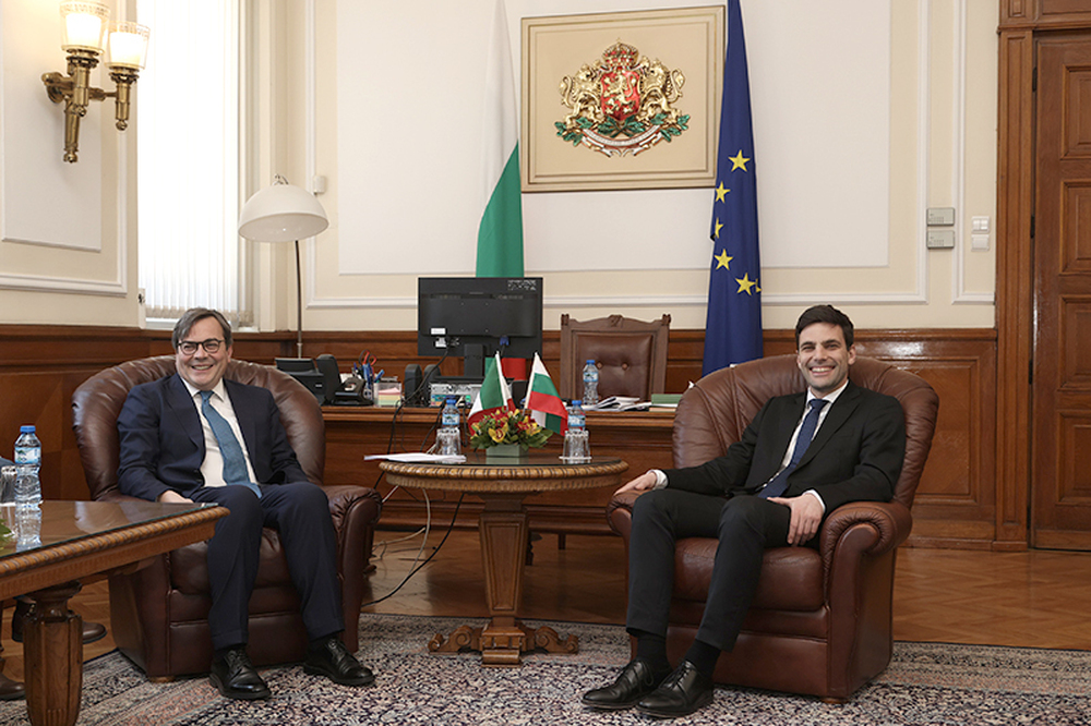 Провеждането на реформа в съдебната система и в борбата с корупцията са сред основните приоритети на България, заяви председателят на Народното събрание Никола Минчев на среща със заместник-държавния секретар по европейските въпроси на Италия Винченцо Амендола