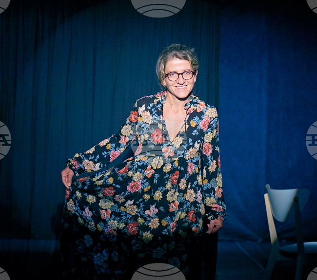 Ива от "Приятно ми е, Ива" вече е онлайн, но на сцената