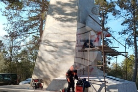 Добрич - паметник - почистване