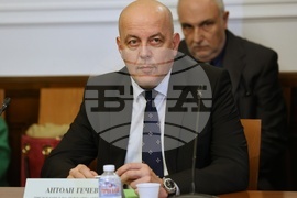 Парламент - Комисия за контрол над службите за сигурност