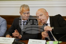 Парламент - Комисия за контрол над службите за сигурност