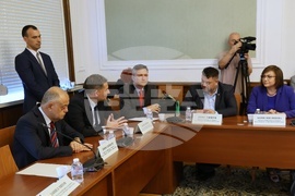 Парламент - Комисия за контрол над службите за сигурност