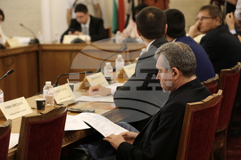 Парламент - Комисия по бюджет и финанси