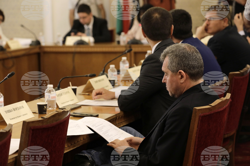 Парламент - Комисия по бюджет и финанси