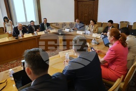 Парламент - Комисия по туризъм