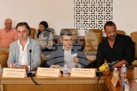 Парламент - Комисия по туризъм