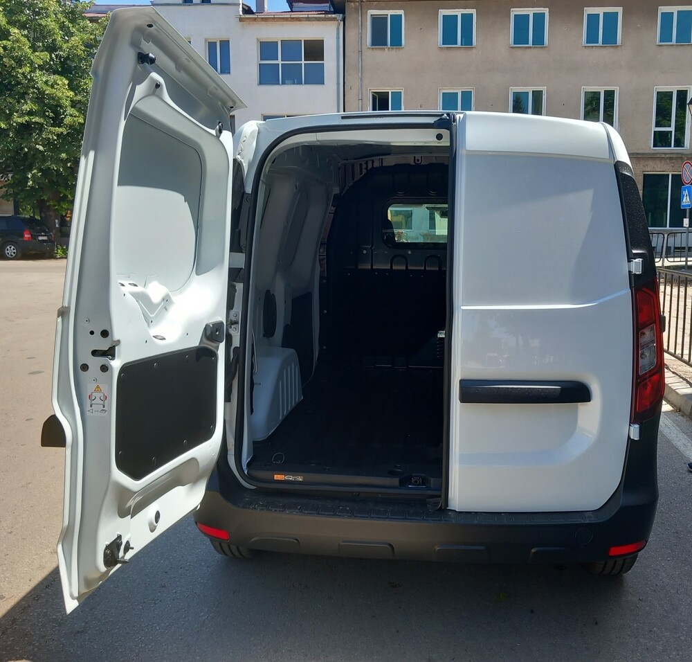 В община Струмяни е закупен нов автомобил за нуждите на Домашния социален патронаж