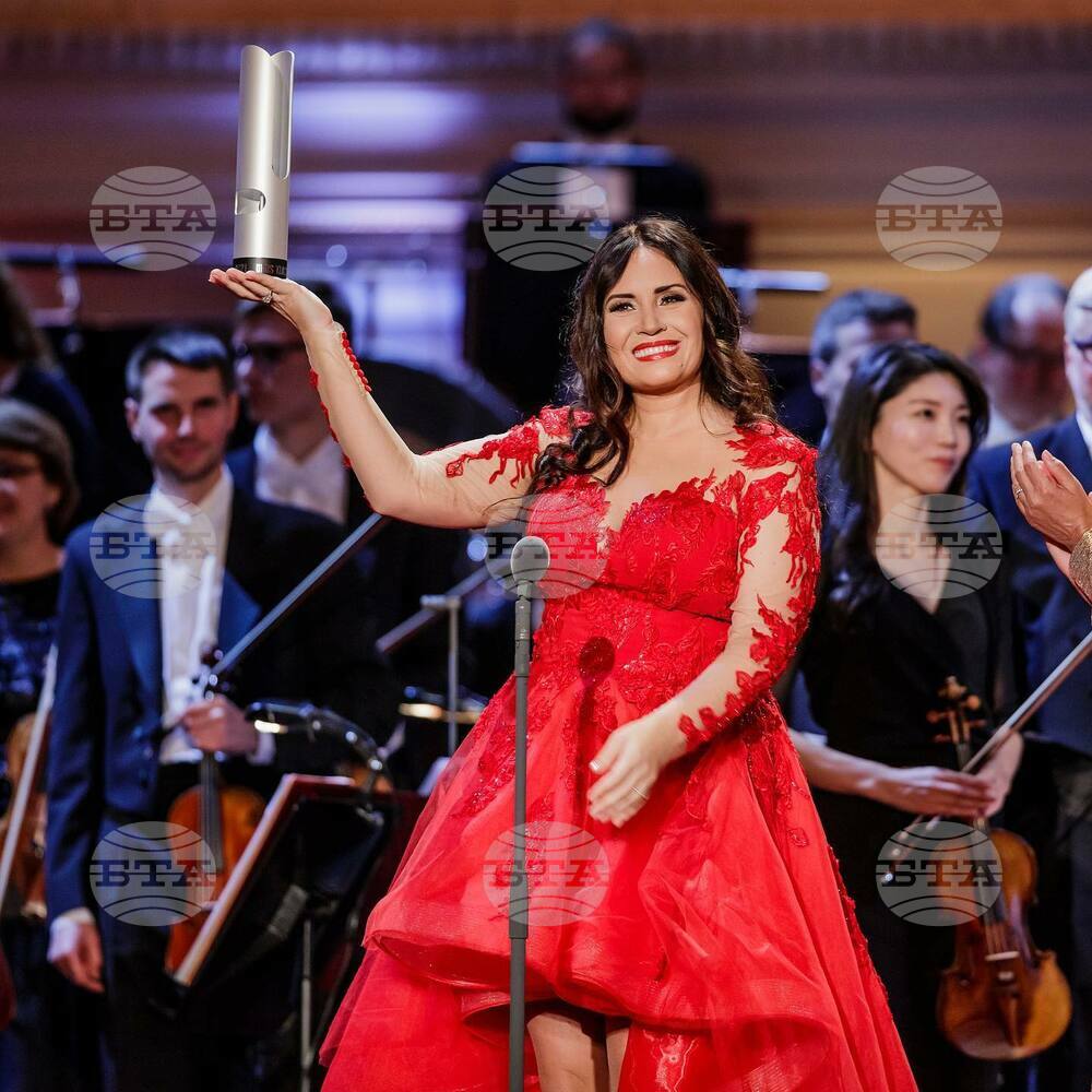 Соня Йончева прие наградата "Певец на годината" от "OPUS Klassik"