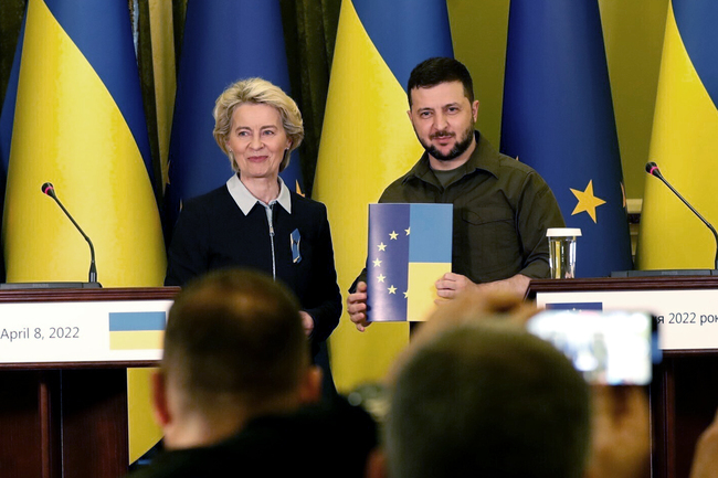 Русия е заплашена от разпадане, Украйна има европейско бъдеще, заяви председателката на Европейската комисия
