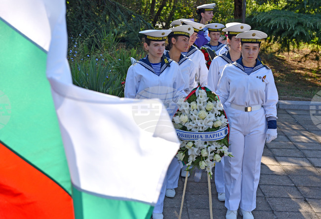 Варна - ВВМУ - Никола Вапцаров - годишнина