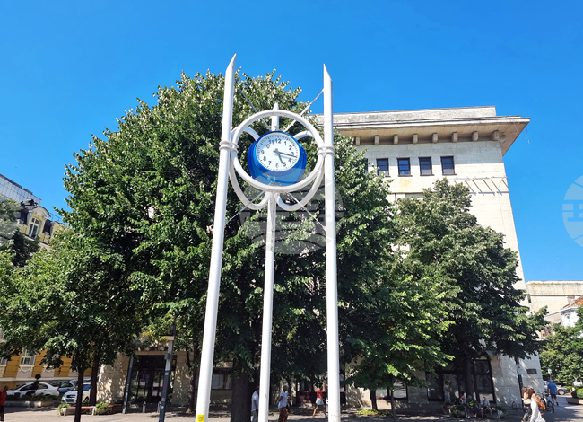 Бургас - часовник - мълния