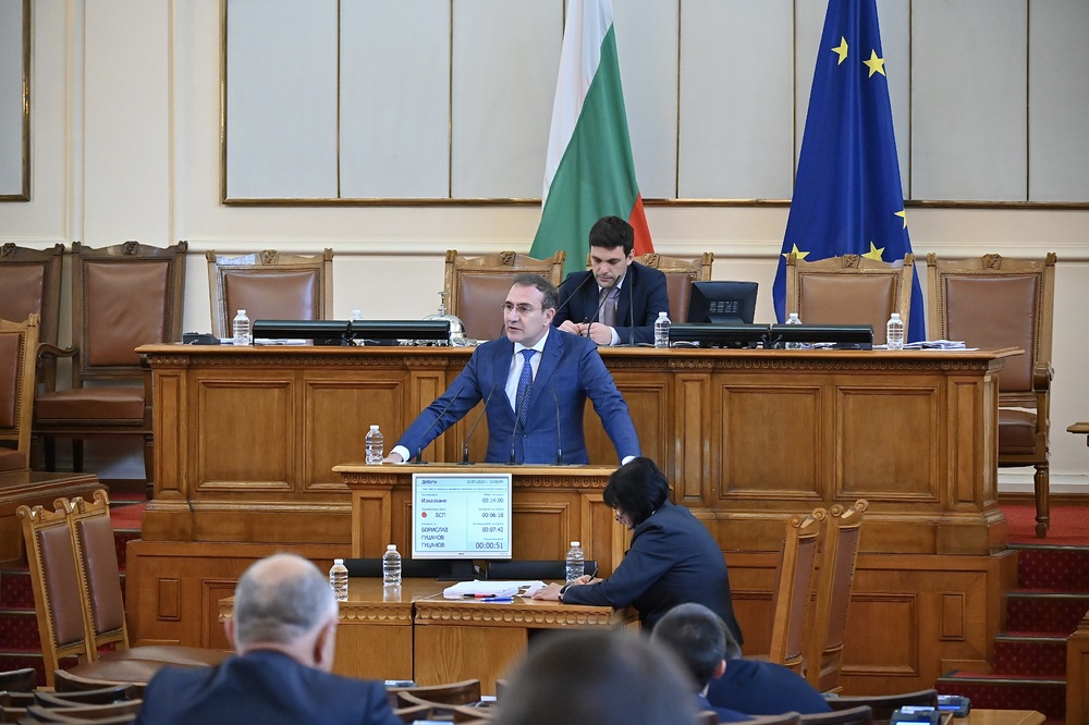 Борислав Гуцанов към управляващите: Разпродавате и унищожавате всичко, което е съградено в страната ни