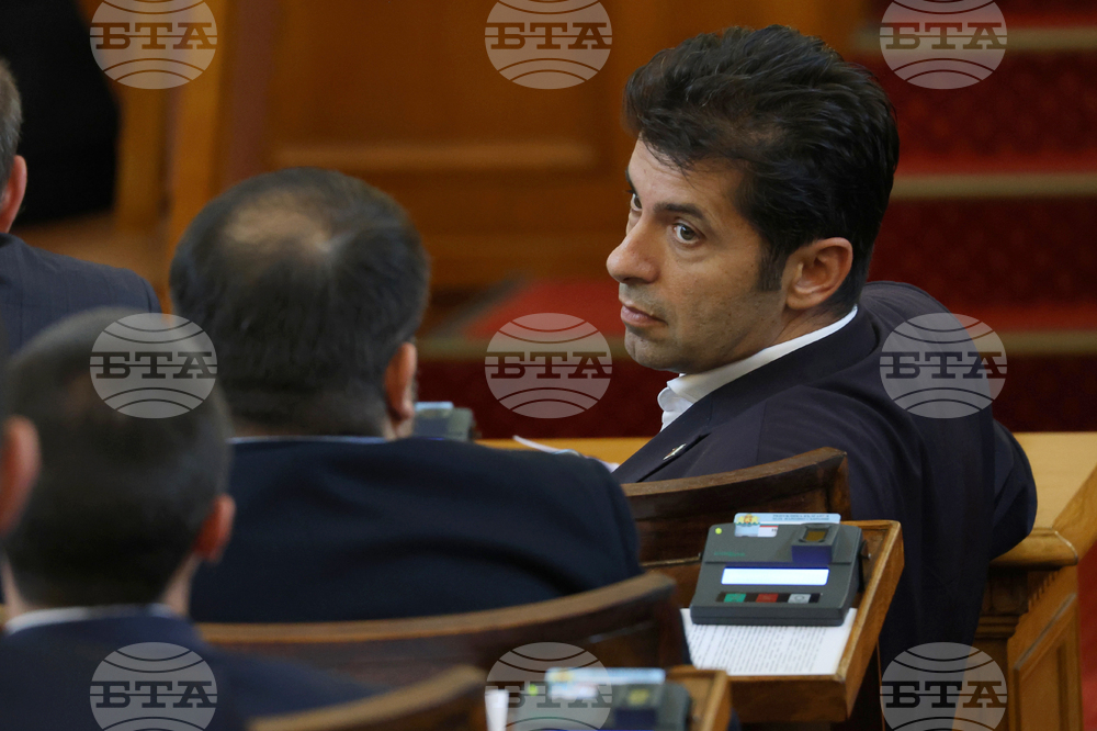 Парламент - заседание - Кирил Петков