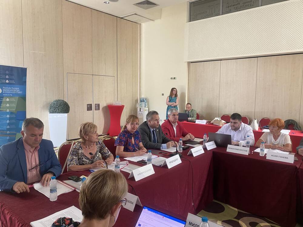 „Дигитална България: политики, мерки и предизвикателства“ е темата на становище, прието на пленарната сесия на ИСС