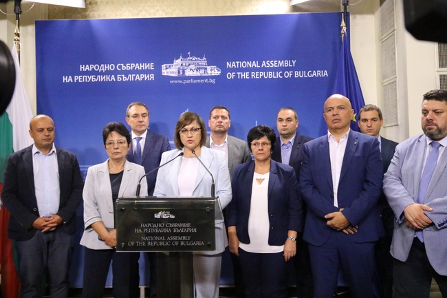 Нинова: Паралелната държава се върна „с 200“, а ПП-ДБ са салфетката, с която ГЕРБ и ДПС се трият