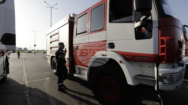 Най-малко четирима души са загинали при експлозия и пожар в завод за храни в Гърция 