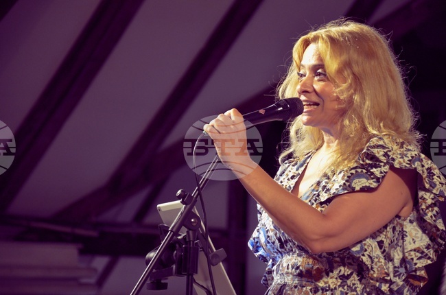 Варна - Мирослава Кацарова - концерт „Bluetronic“