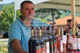 Село Орешак - фестивал на виното