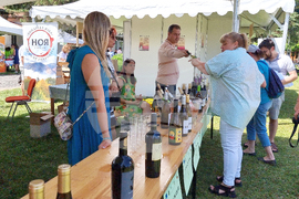 Село Орешак - фестивал на виното