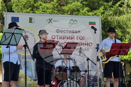 Село Орешак - фестивал на виното