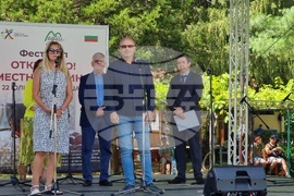 Село Орешак - фестивал на виното