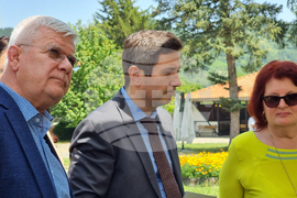 Село Орешак - фестивал на виното