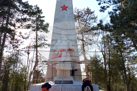 Добрич - паметник - почистване