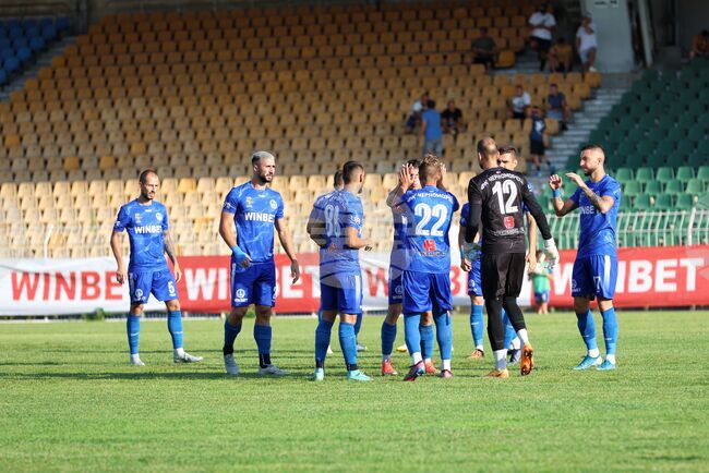 Втородивизионните Черноморец (Бургас) и Фратрия (Варна) завършиха при равен резултат в контролна среща