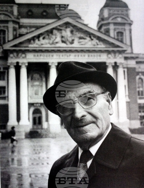 Петър Василев - интелектуалецът на Народния театър